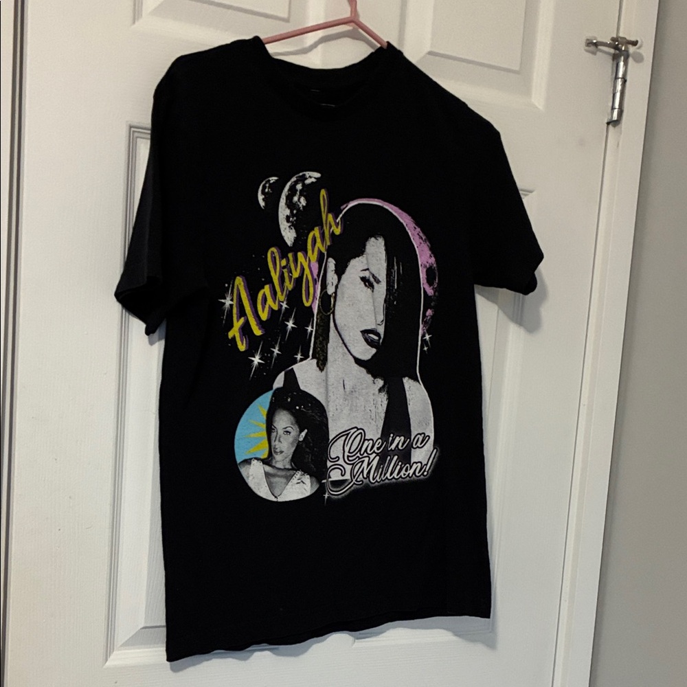 Aaliyah One In a Million black graphic Tshirt